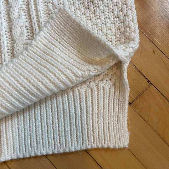 ABERCROMBIE & FITCH Tipped Slouchy Cable V-Neck Sweater Chunky Boxy Fit Preppy - Picture 5 of 12